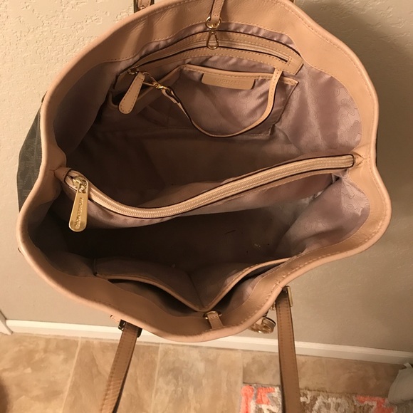 Handbag - Picture 2 of 5